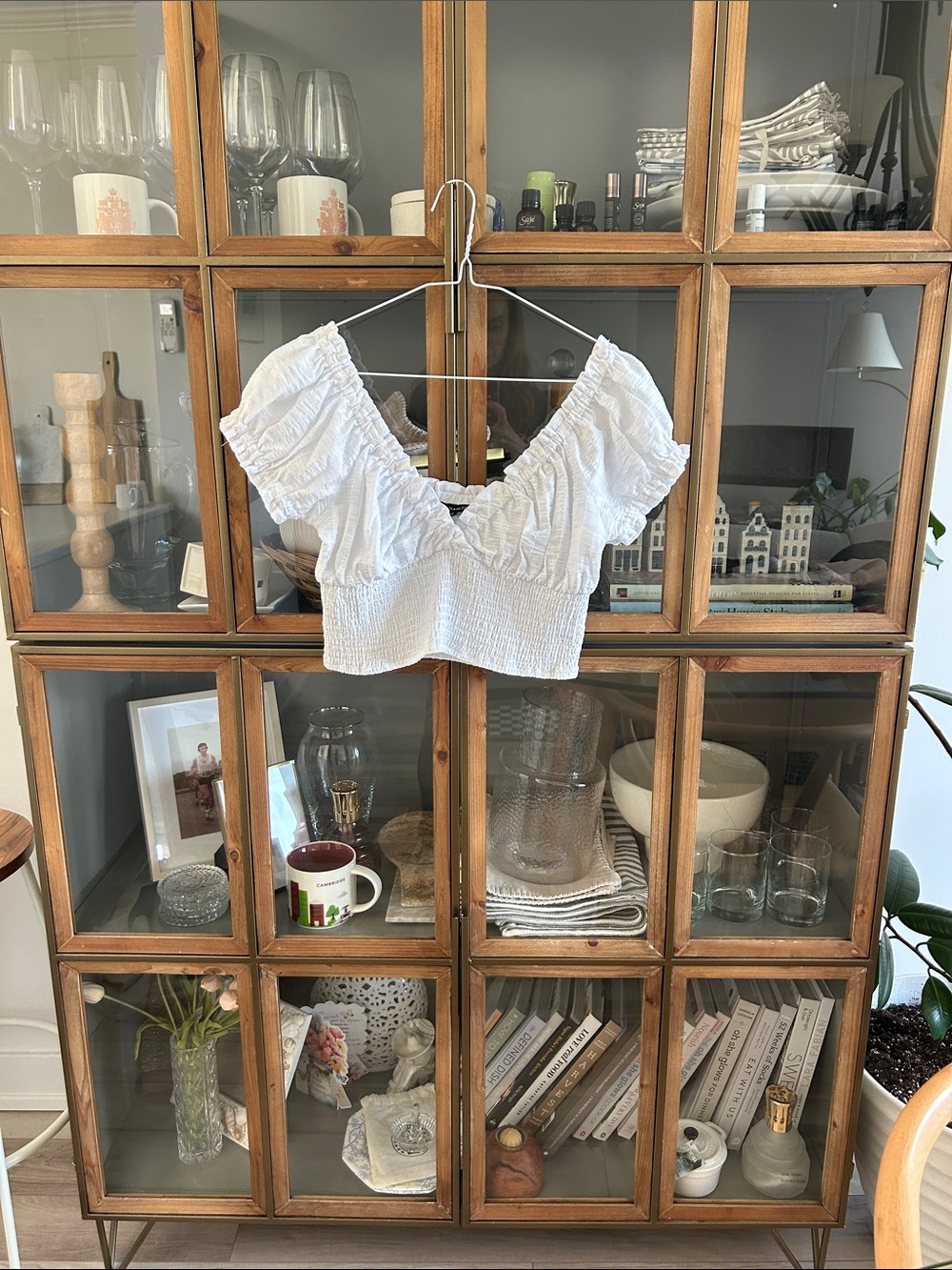 Dynamite White Ruffled V-Neck Crop Top